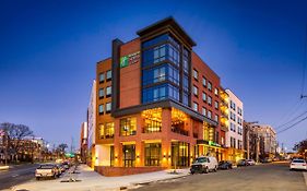 Holiday Inn Express & Suites - Charlotte - South End By Ihg
